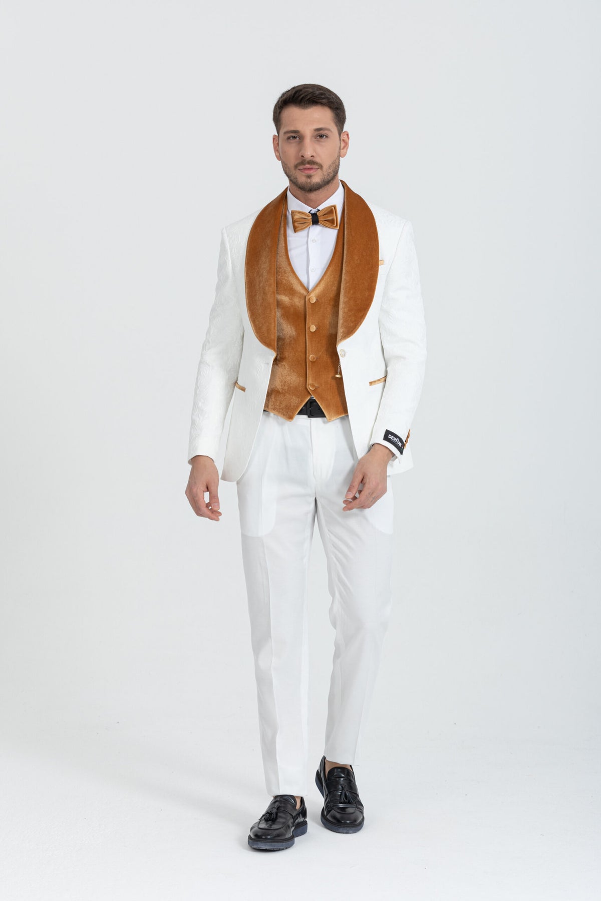 Gold & White Shawl Lapel Tuxedo with Velvet Vest – Suituno
